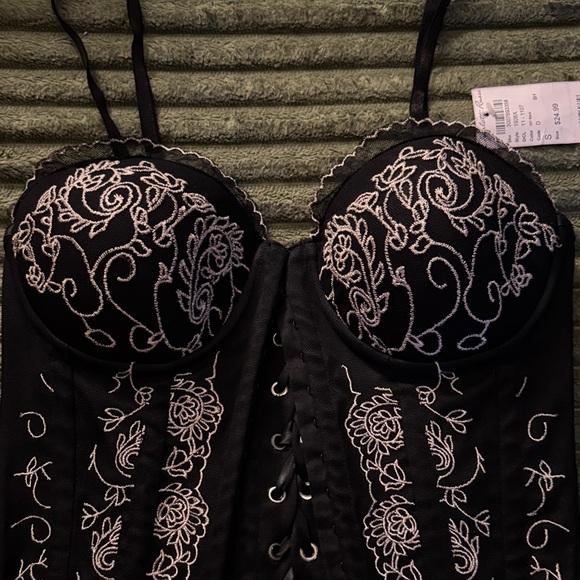 Charlotte Russe Black Bustier black and lace corset - Picture 2 of 12